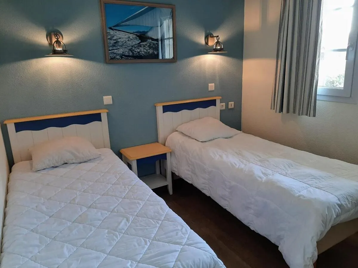 A07- Apt Pmr 4 A 5 Pers, Sea View, Beach, Pool Fouesnant 0*,  Fransa